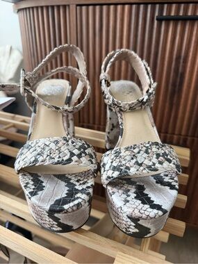 Woven Snake-Print Platform Sandals - White/Black Vince Camuto